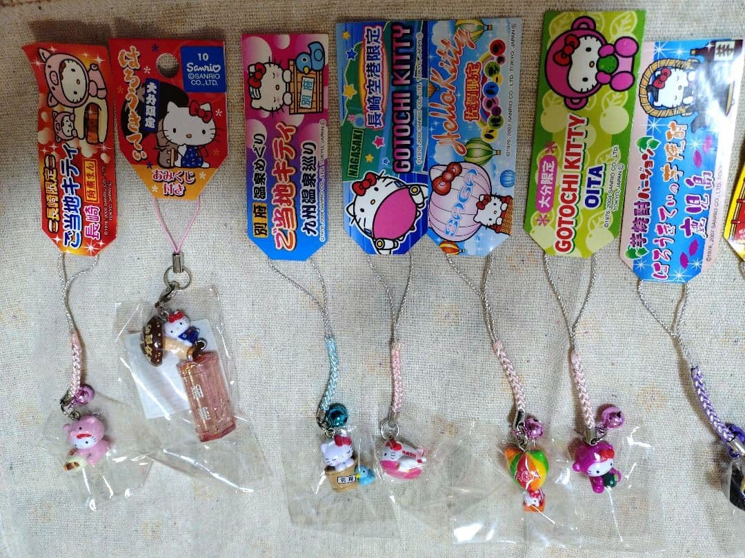 ご当地キティ　根付　ストラップ　73個
