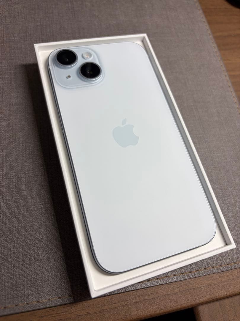 iPhone 15 本体　ブルー 256GB SIMフリー ケーブル付