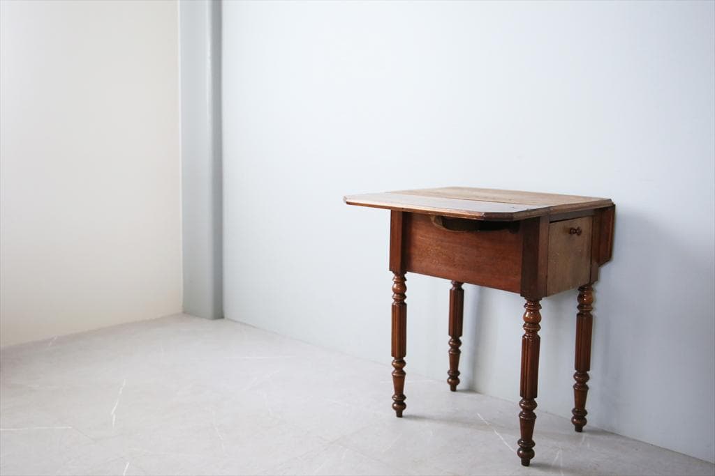 フランスアンティーク木製サイドキャビネット/ナイトテーブル机バタフライ90-67