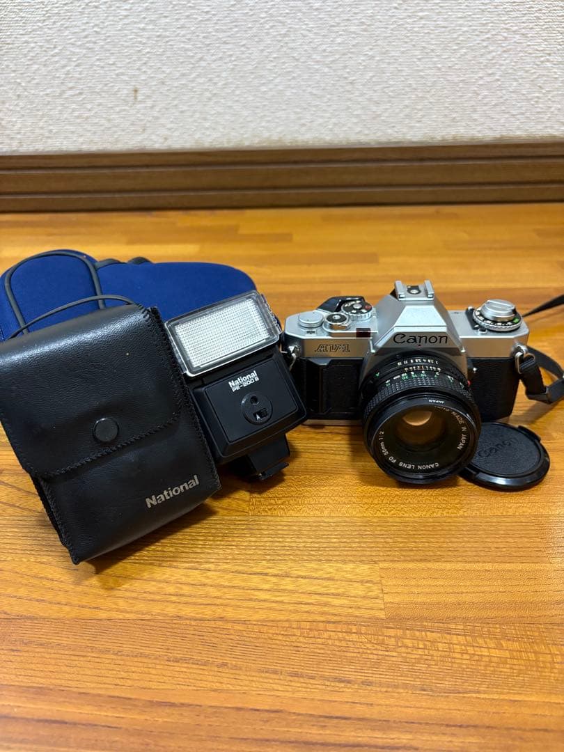 Canon AV-1 一眼レフカメラ フラッシュ付き