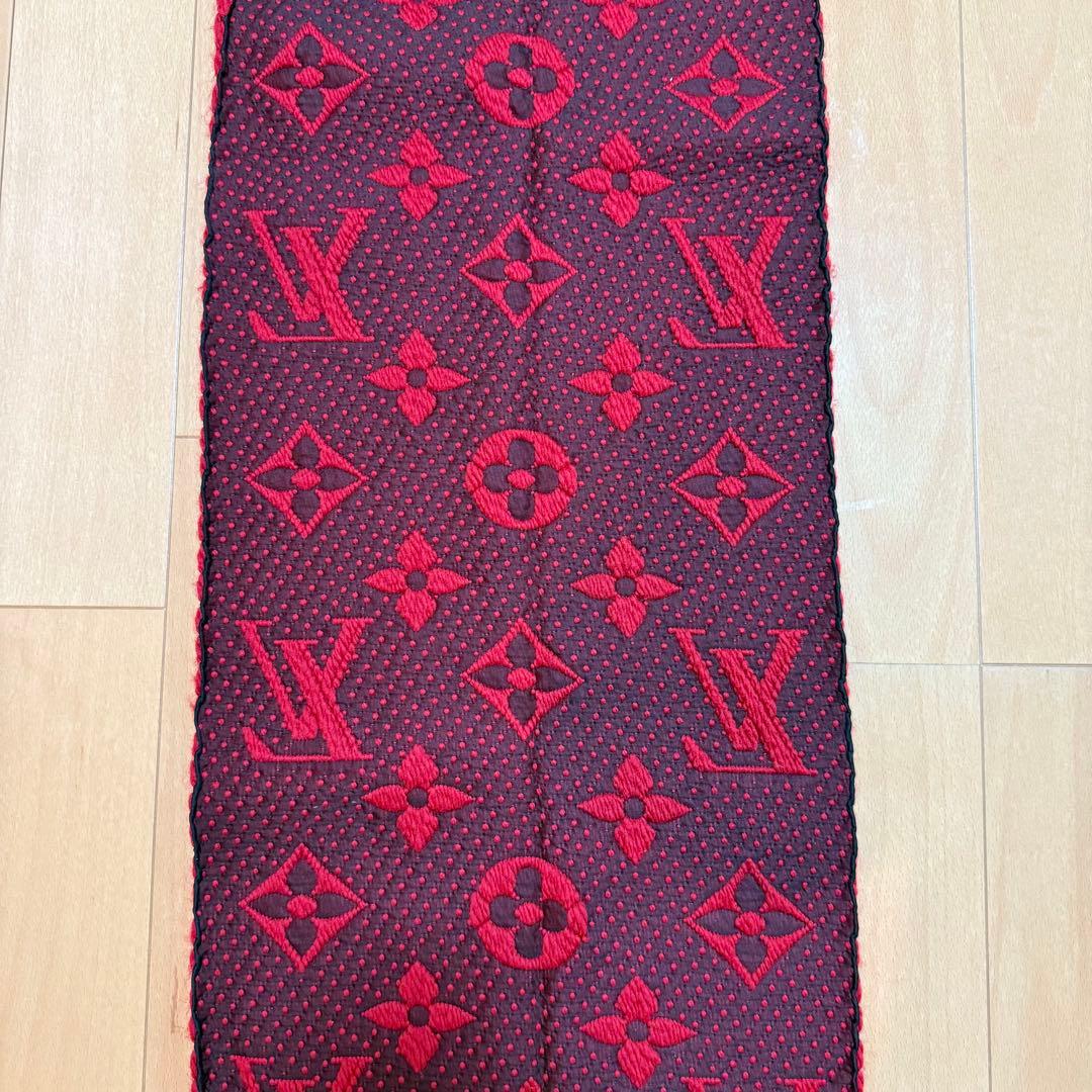 LOUIS VUITTON ルイヴィトン マフラー 赤 ロゴ
