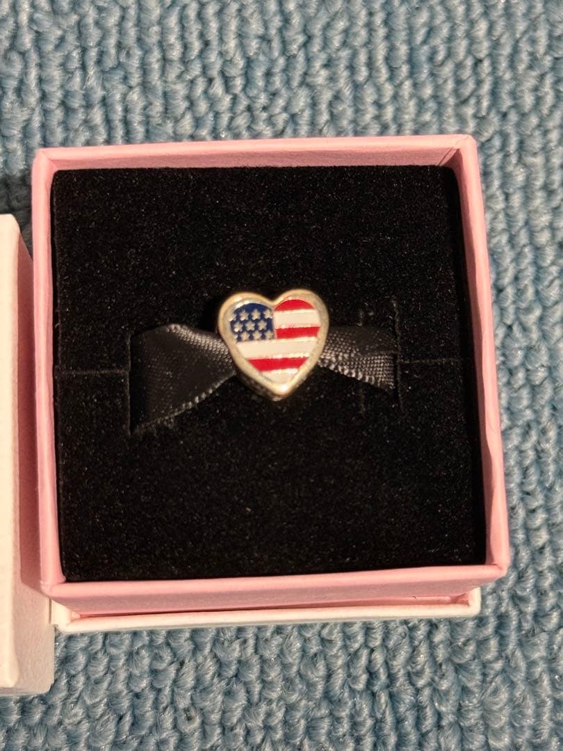 Pandora アメリカ国旗ハートチャーム (US limited)