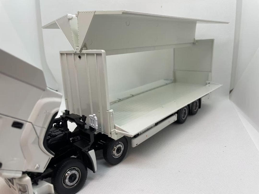 11R-010 いすゞ 1/32 ギガ ISUZU GIGA ホワイト