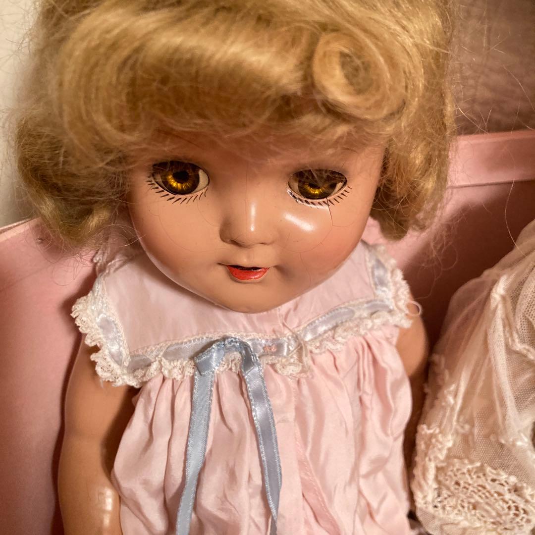 ビンテージ金髪ドールレース付きドレス