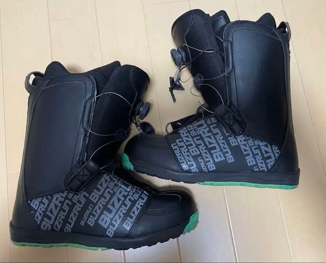 【美品】スノーボードブーツ 28cm BUZRUN