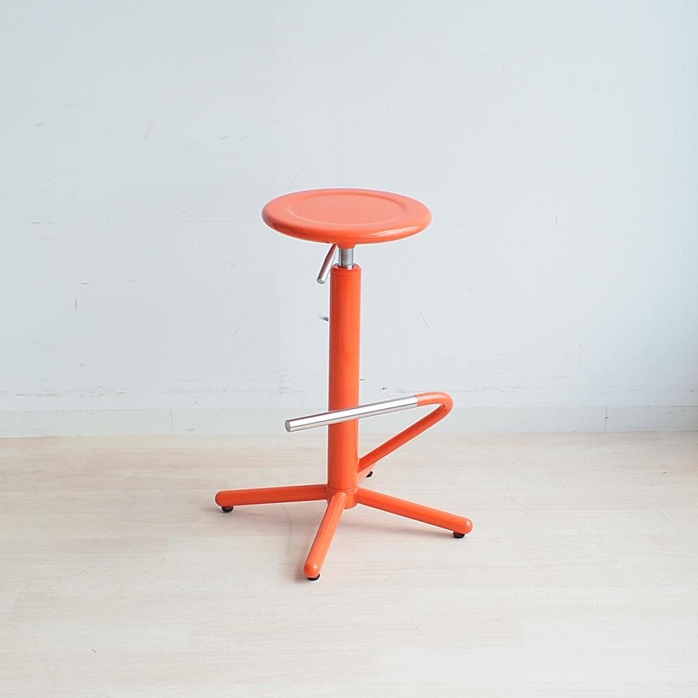 ビタミンカラー スチール製の昇降式スツール オレンジ カウンターチェア ポップ