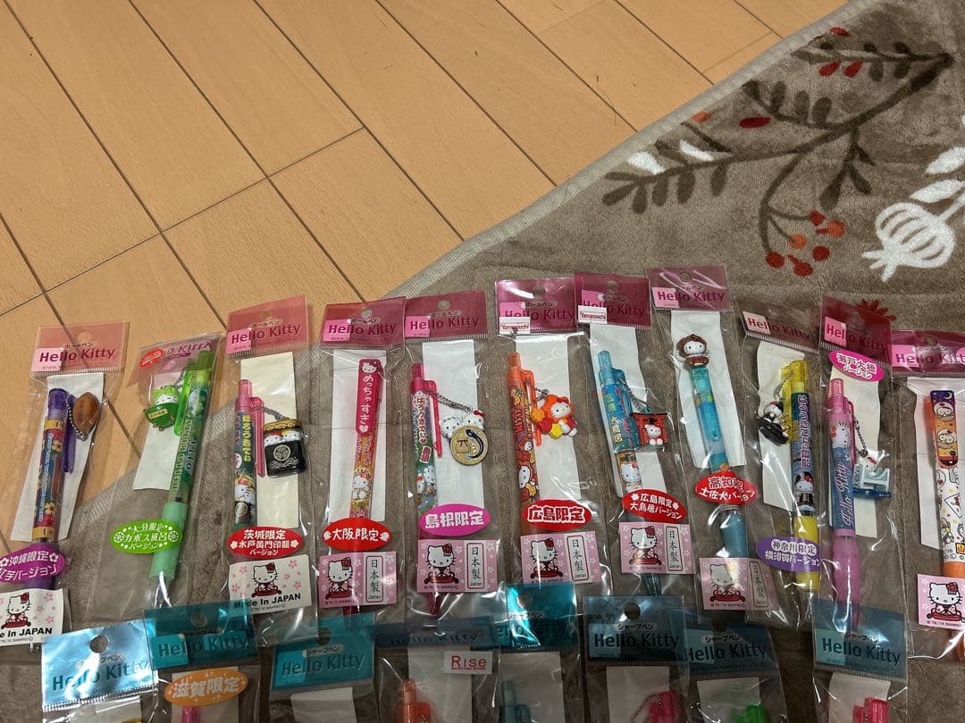 ご当地キティボールペン 、シャーペン19本セット・ストラップ42本セット