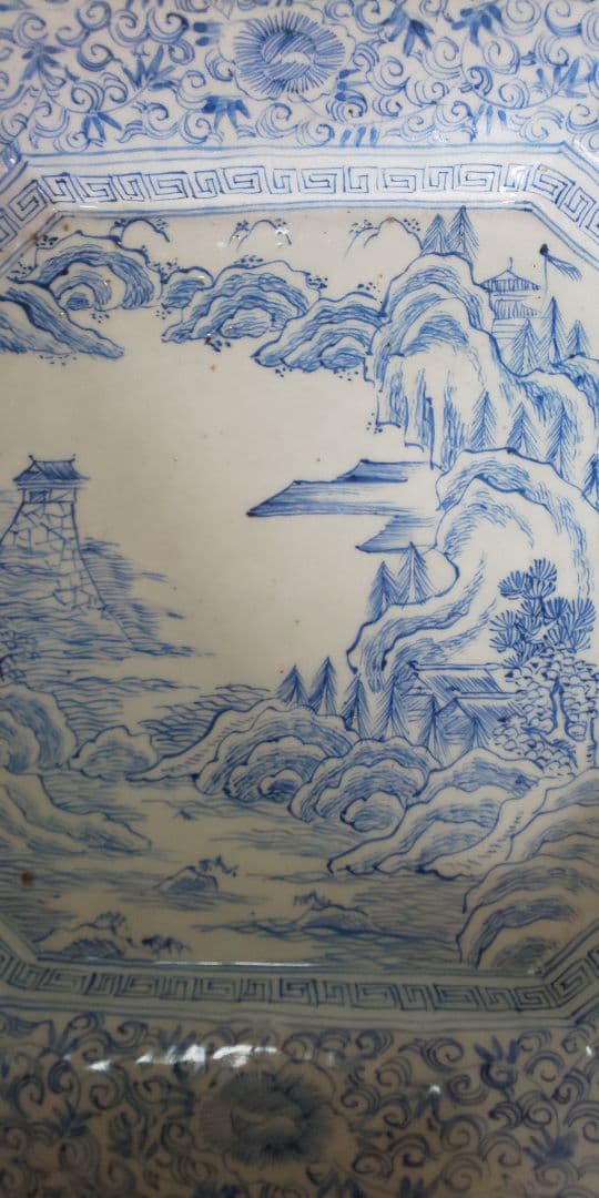 中国陶器 大明成化年製 山水図 青白磁 八角形の風景大皿