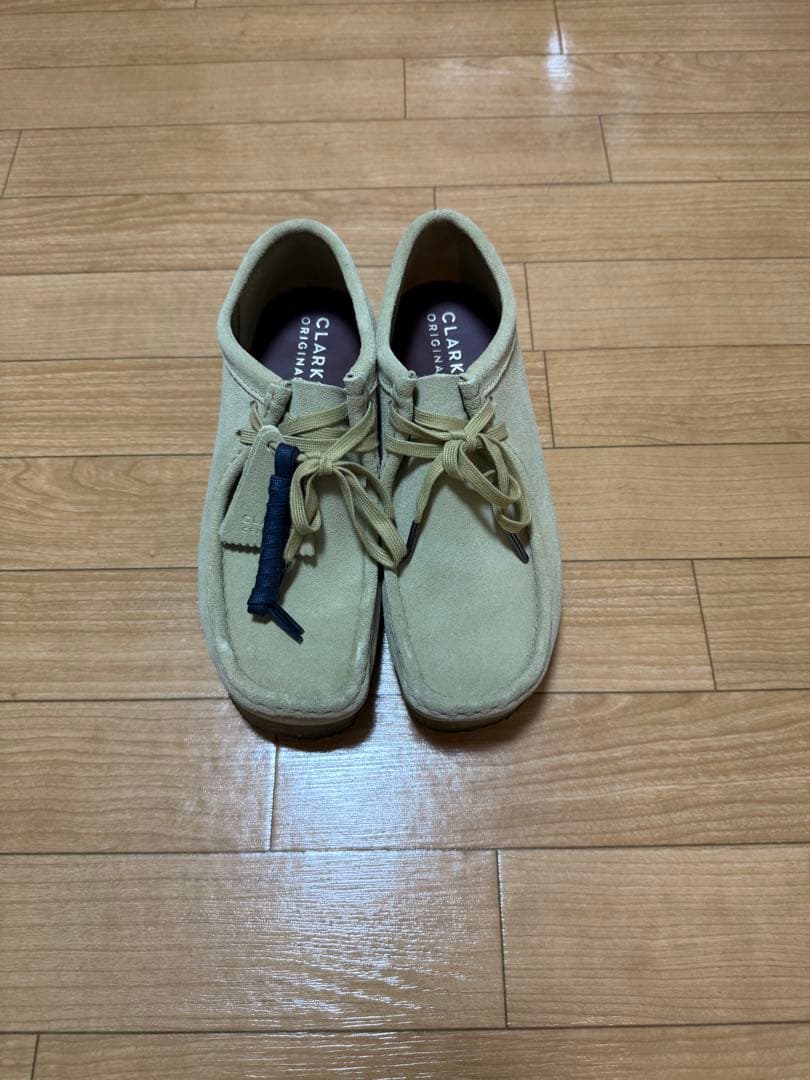 CLARKS ベージュ スエード モカシン