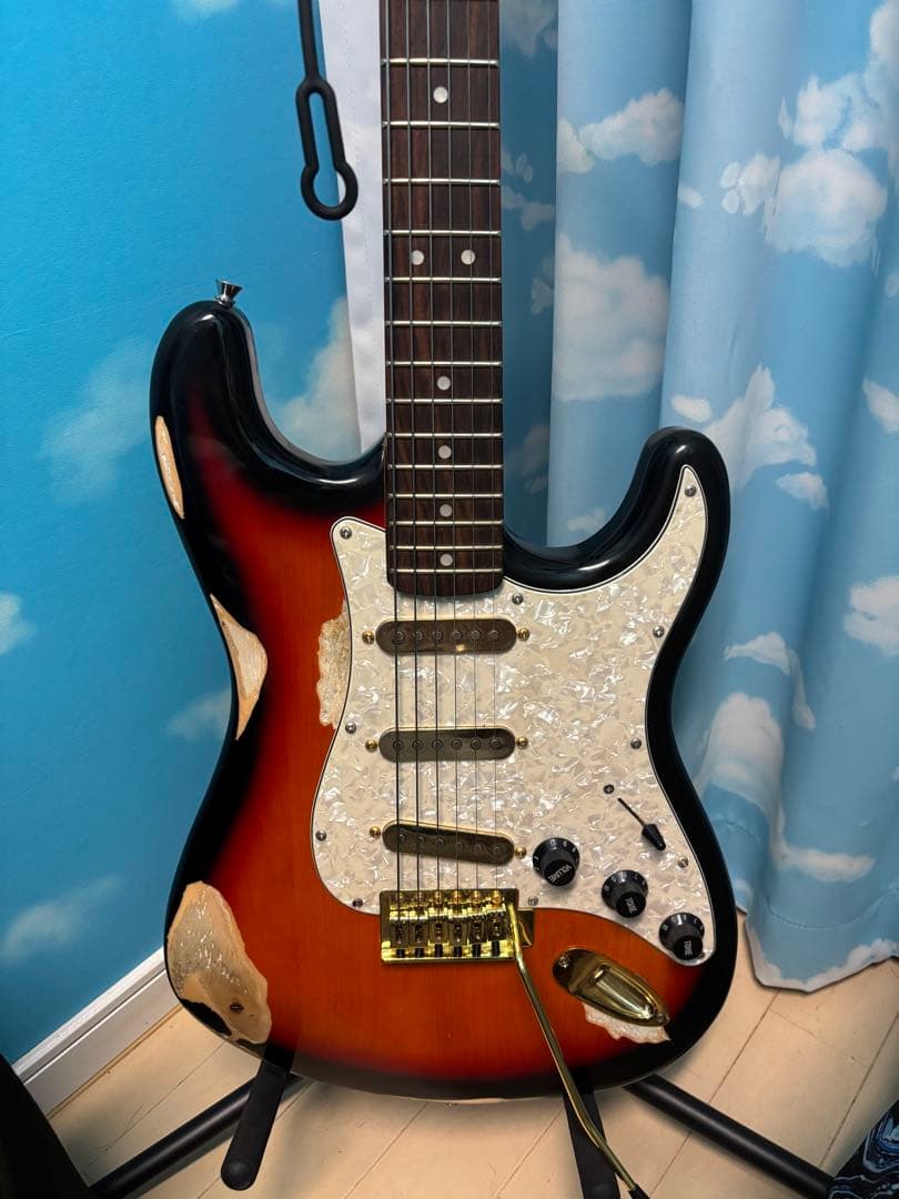 レリック加工　Fender Stratocaster ？サンバースト