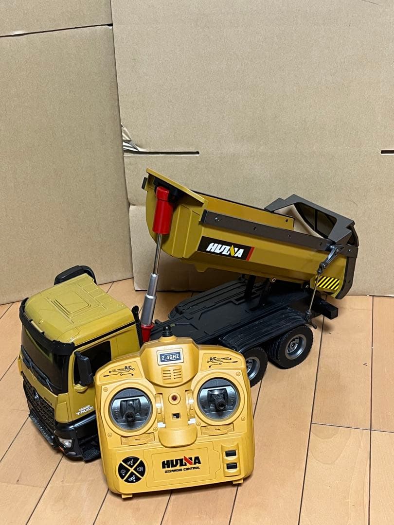 ラジコン　ダンプカー