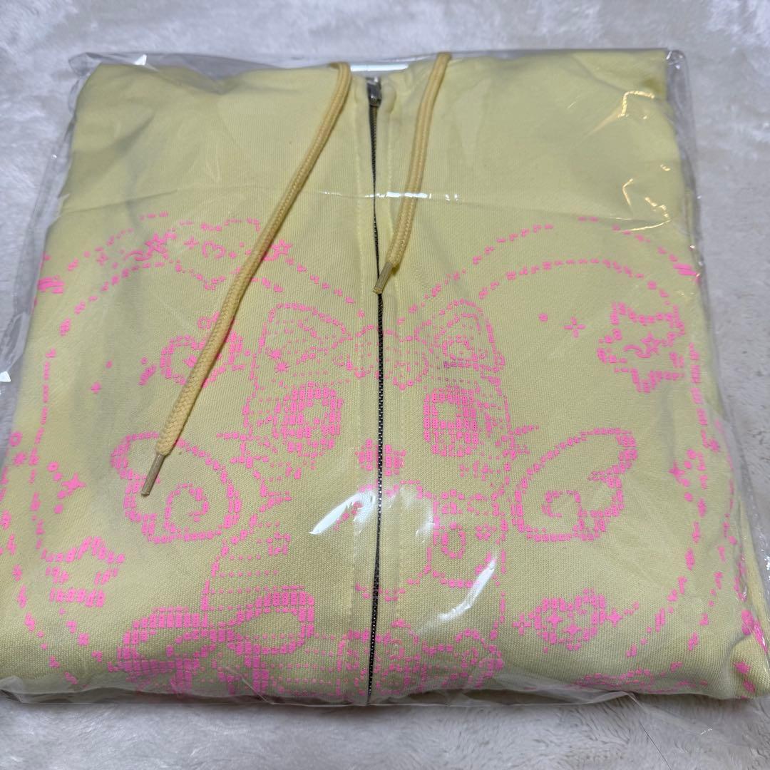 村川緋杏　こんこんZIPパーカー