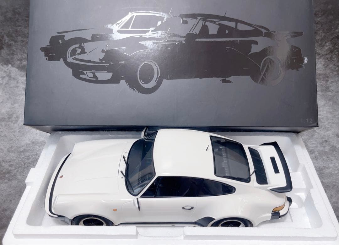 ミニチャンプス　1/12 ポルシェ 911 ターボ （1977） ホワイト