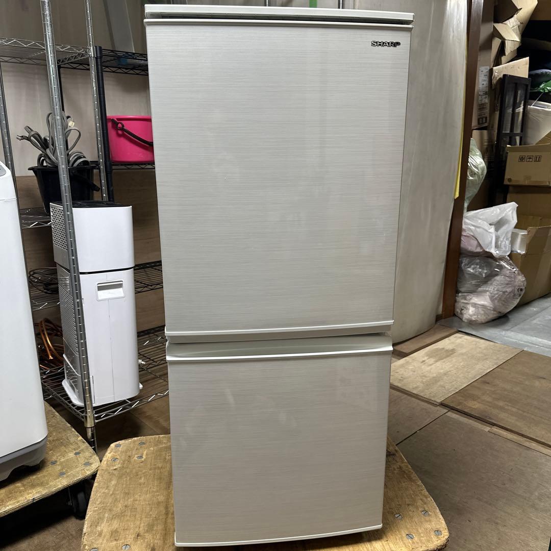 SHARP 冷蔵庫 ホワイト SJ-D14E-W （2019年式・137L)