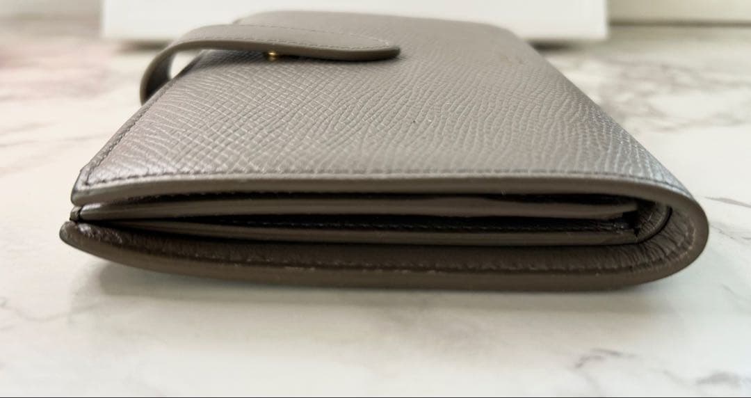 CELINE セリーヌ ミディアムストラップ 二つ折り財布 グレージュ