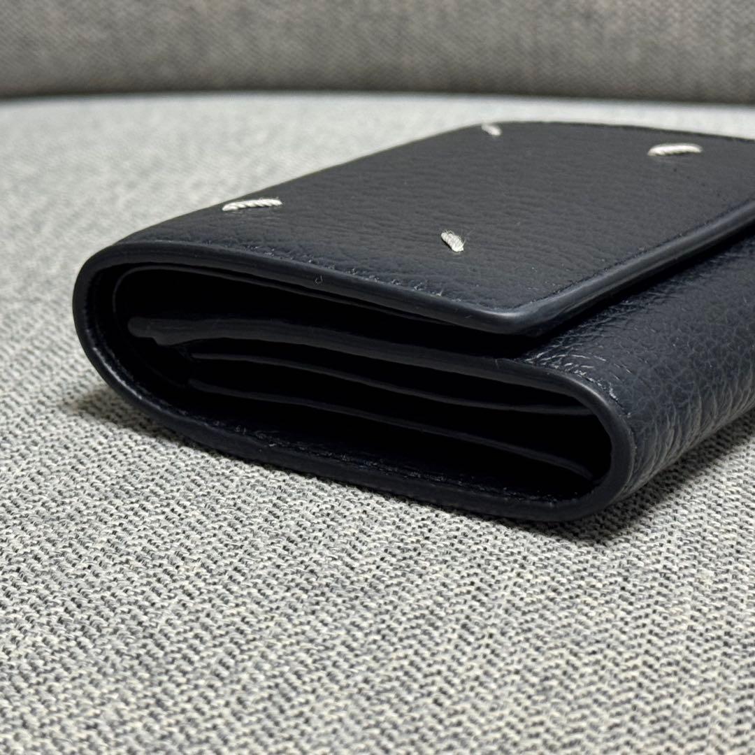 メゾン マルジェラ 4ステッチ コンパクトウォレット ブラック ユニセックス