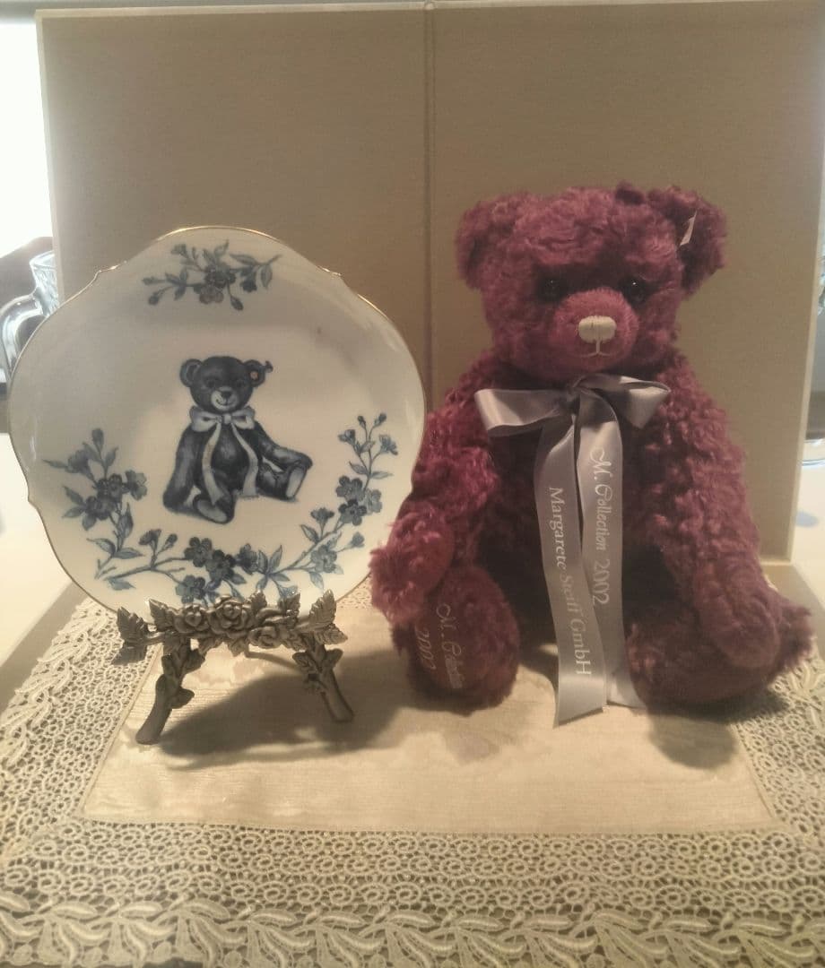 シュタイフ社とマイセンのコラボテディベア　限定　アンテーク調スタンド付
