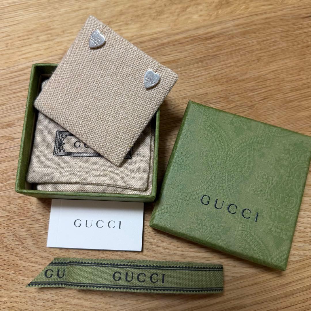 GUCCI トレードマーク ハートシェイプ ピアス