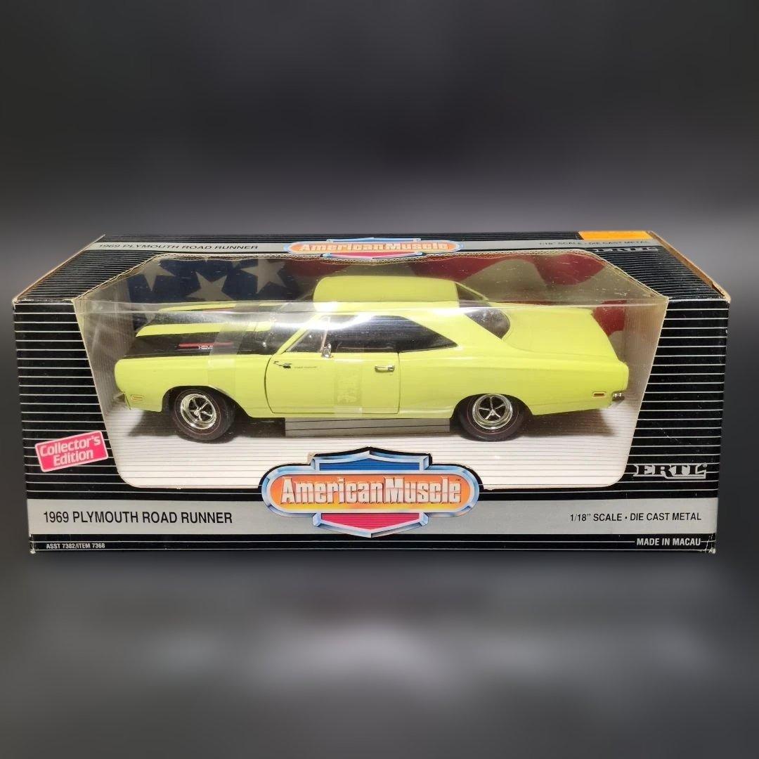 1/18ミニカー　PLYMOUTH ROAD RUNNER 1969