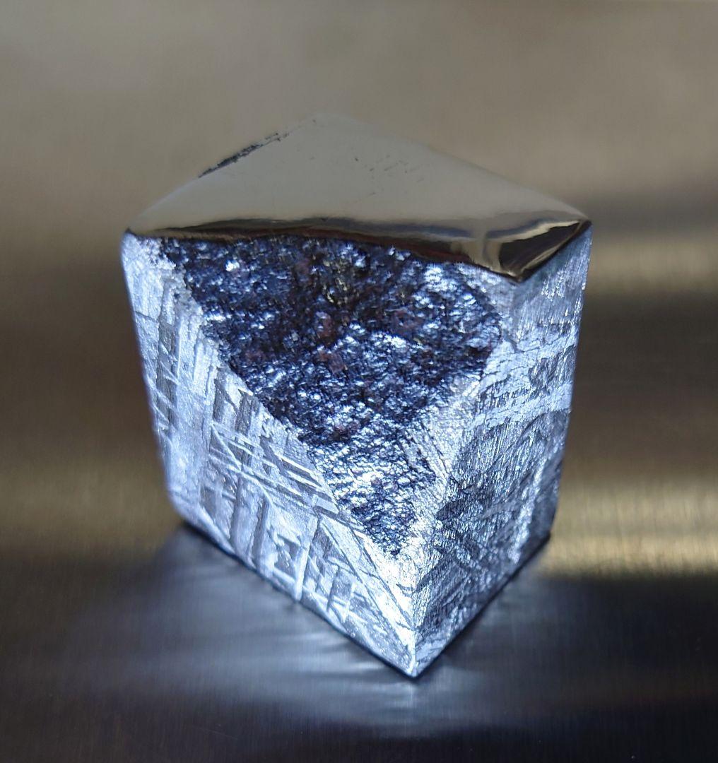 ギベオン隕石 104.6g エッチングしたて　標本　鉄隕石