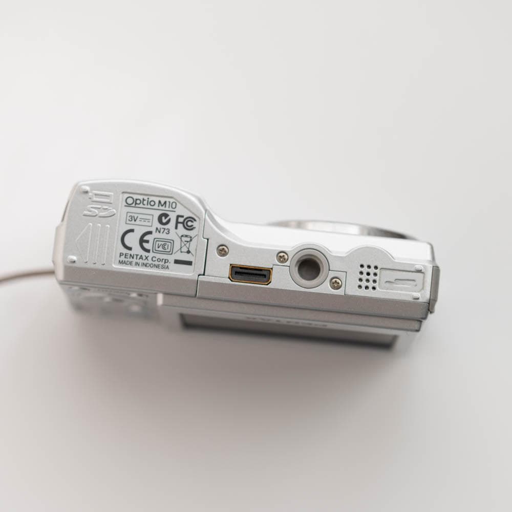 【単3電池で動く平成レトロなコンデジ】PENTAX optio M10