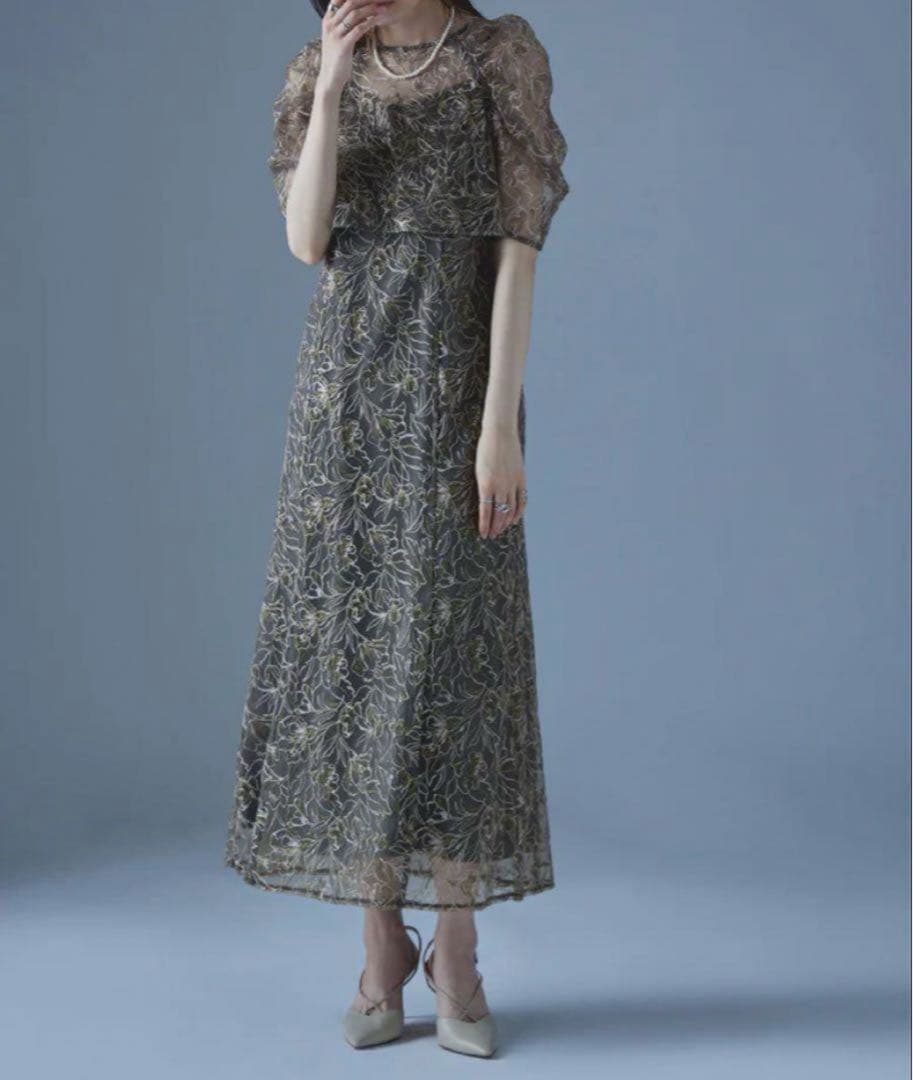 etoll刺繍レースレイヤードドレス チャコール