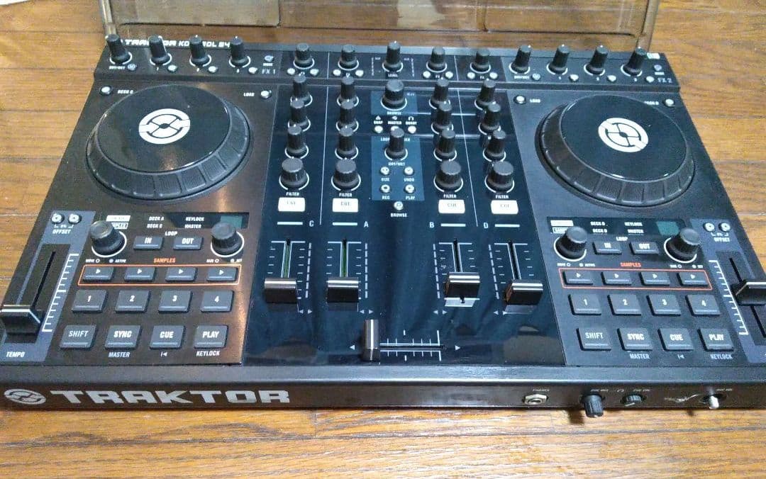 DJ機材 NATIVE INSTRUMENTS TRAKTOR KONTROL S4