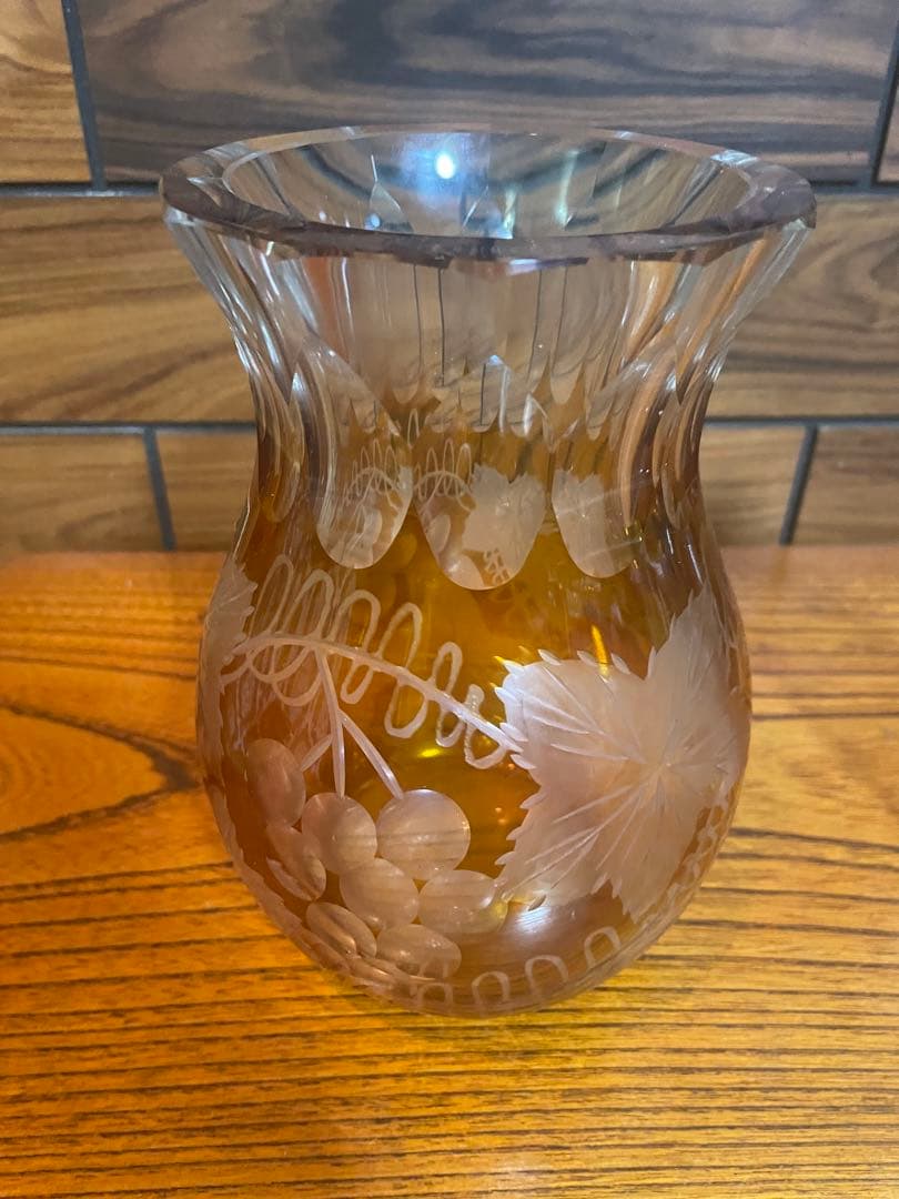 カガミクリスタル　色被せ　黄色　花瓶×1　各務クリスタル　重さ約2.2kg
