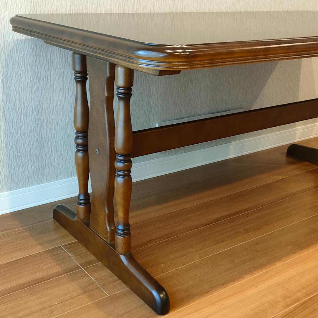 〈美品〉カリモク　コロニアル　ダイニングテーブル　天然木　ろくろ