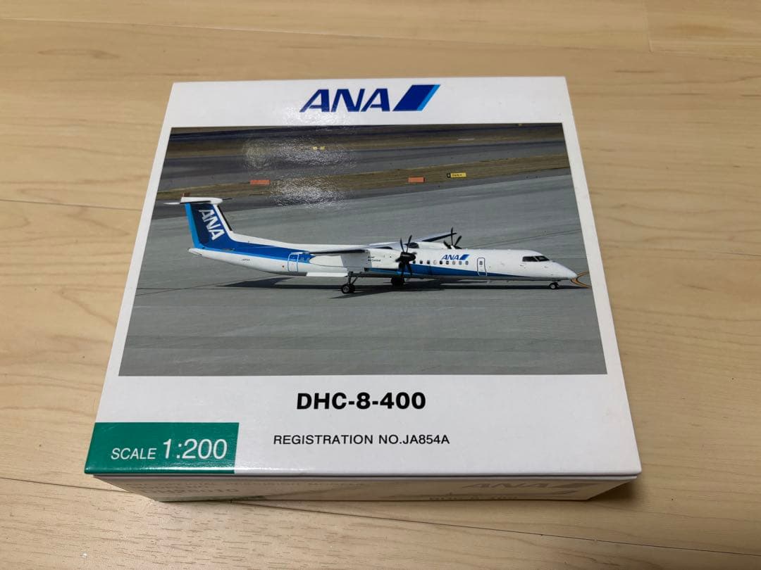 全日空商事【DH28010】1/200 ANA DHC-8-400