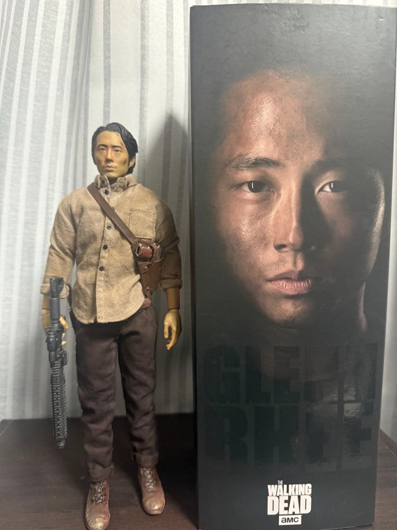 THE WALKING DEAD グレン・リー 1/6フィギュア　スリーゼロ