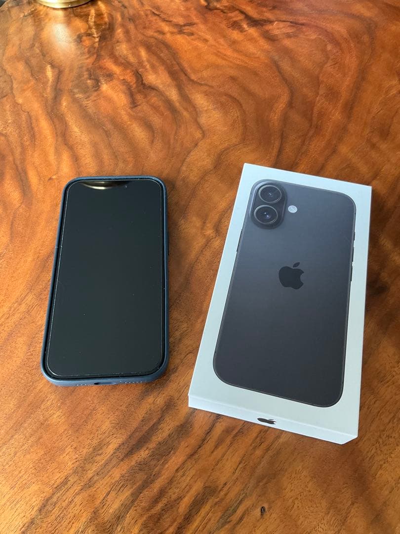 iPhone16 128GB BLACK 純正ケース付き 傷あり