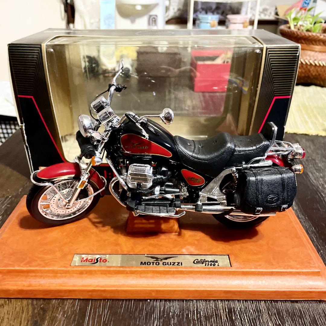 バイク模型　motoguzzi