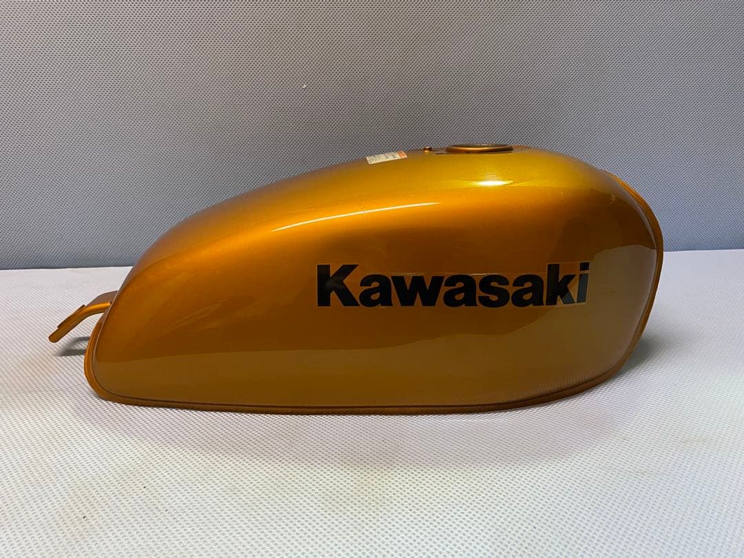 250TR 純正　フューエルタンク　金　キャブ