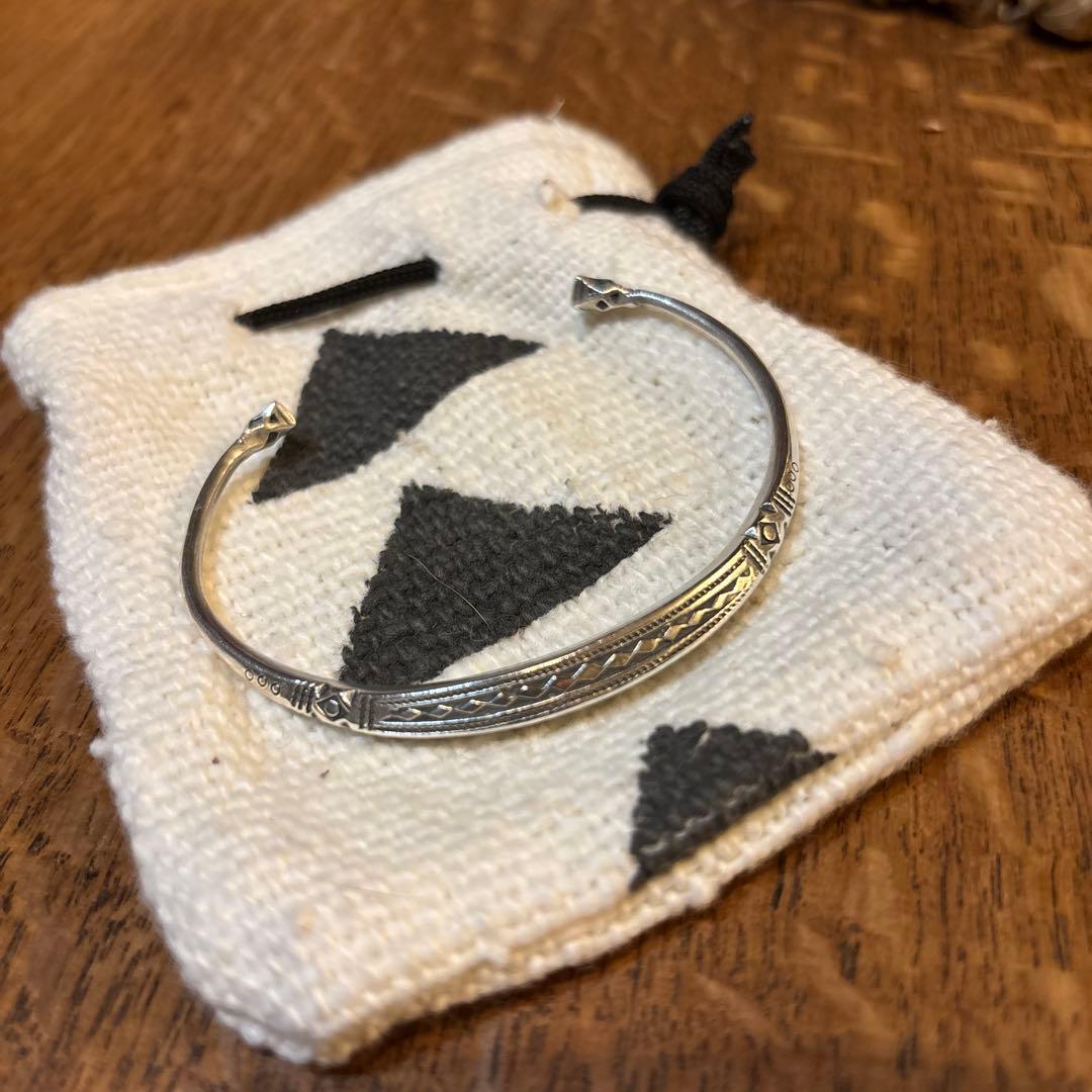 トゥアレグシルバー バングル