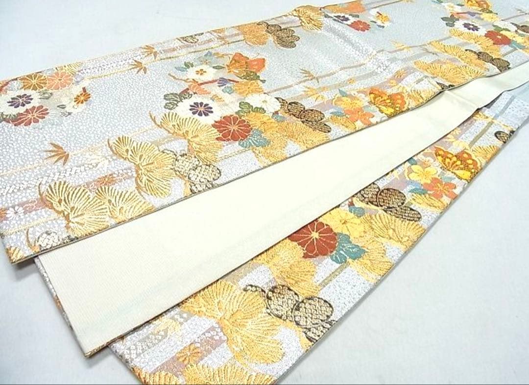 振袖フルセット６点サイズM〜L振袖 正絹仕付け糸、紫色の花柄未使用　新古品