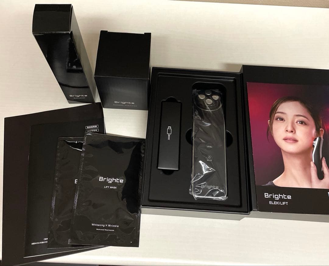 【美品】Brightle ELEKILIFT美顔器 LEDライト機能付き