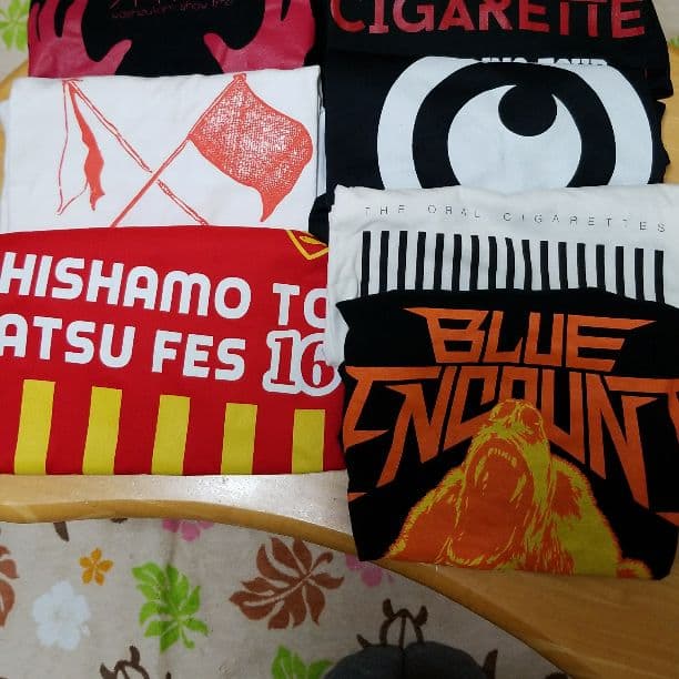 バンドTシャツ