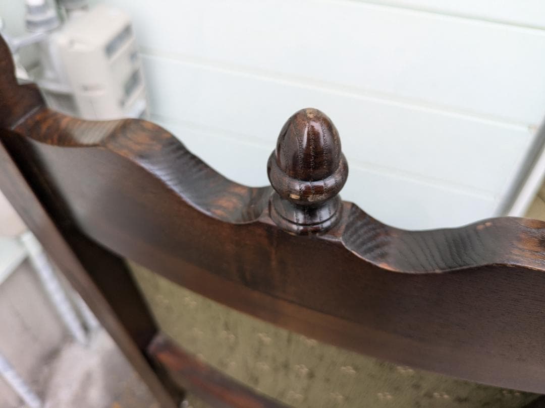 357　オールドチャーム 椅子　アンティーク　英国家具　鋲打