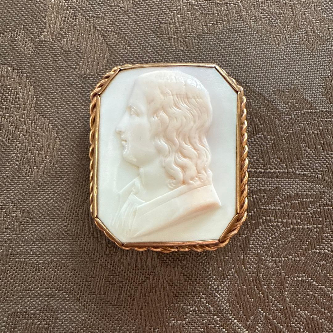 【アンティーク】9金刻印 シェルカメオブローチ英国製、逸品！ 最終価格、匿名発送