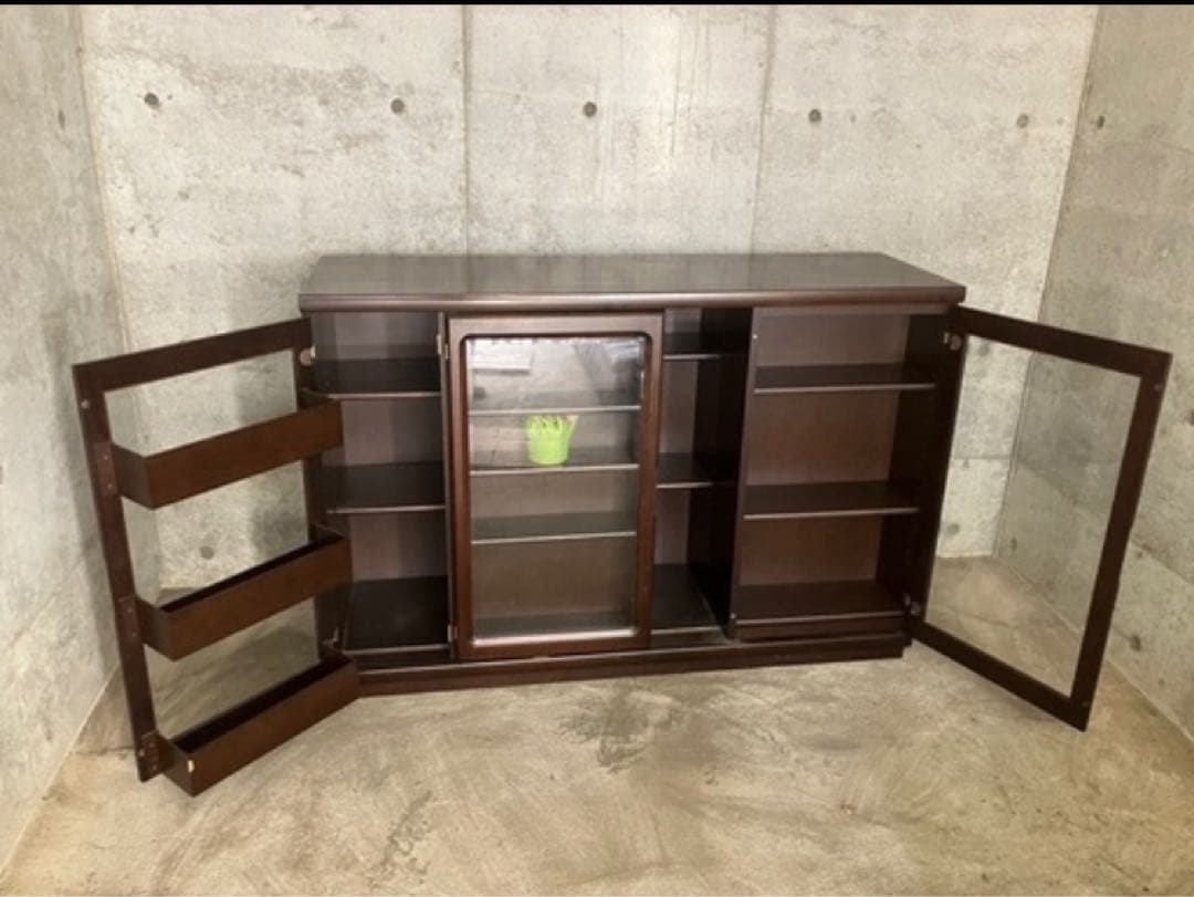 【更にお値下げ】ダークブラウン木製キャビネット【本棚、コレクションケース】