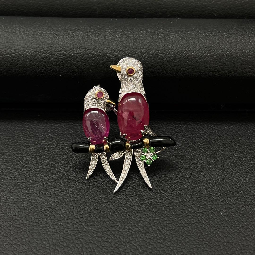 750 ルビーとダイヤモンドのブローチ