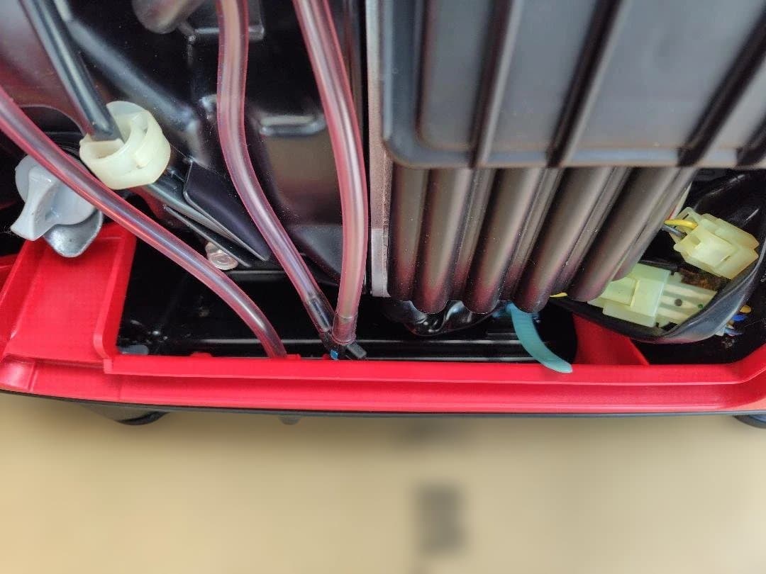 ホンダ　運転時間約7時間　インバーター発電機　EU16i 超低騒音型1.6kVA