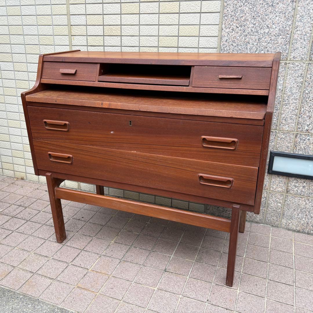 Arne Wahl Iversen ライティングビューロ