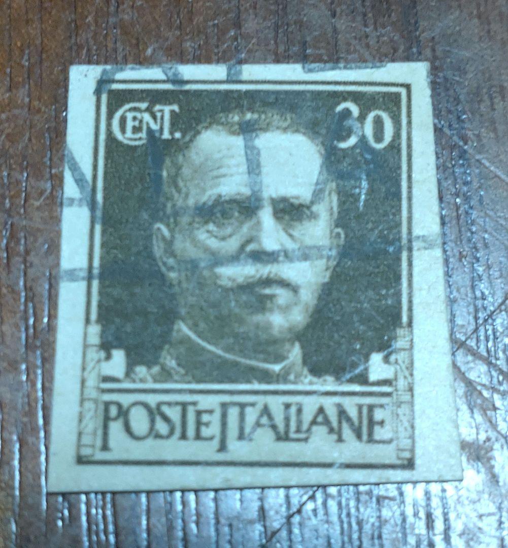イタリアヴィットーリオエマヌエーレ3世30セント希少使用済切手。台紙付き。