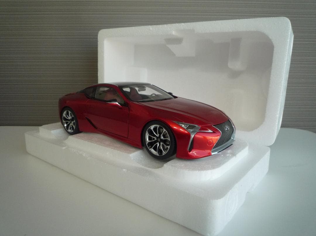 レクサス LC500 メタリックレッド インテリアカラー ダークローズ