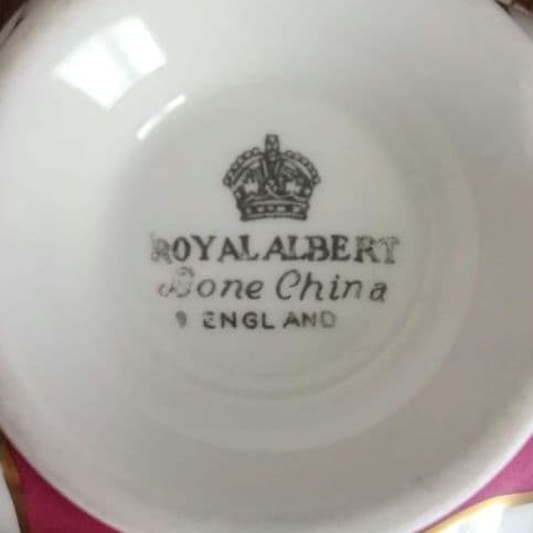 逸品　朱地アールデコ様式　カップ&ソーサー　ロイヤルアルバート　英国アンティーク