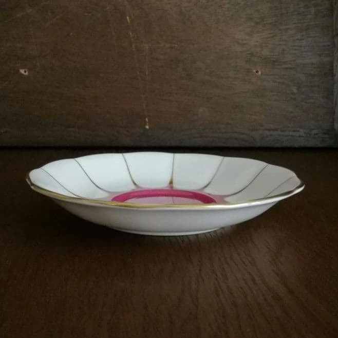 逸品　朱地アールデコ様式　カップ&ソーサー　ロイヤルアルバート　英国アンティーク