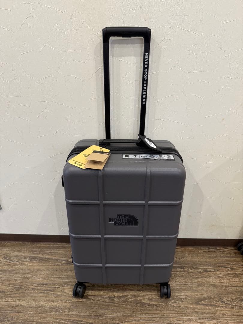 日本未発売　新品未使用　ザノースフェイス グレー　キャリーケース　２４インチ