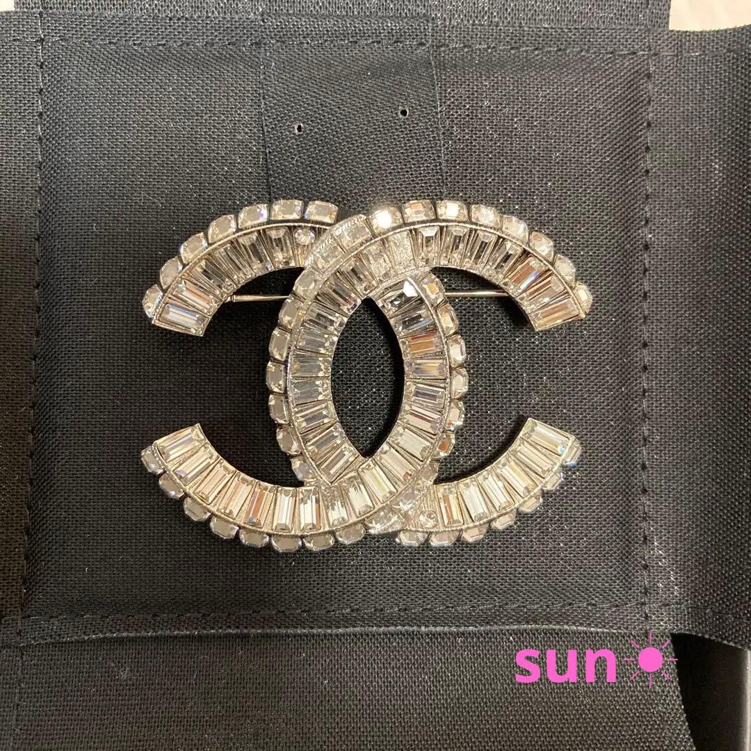 CHANEL キラキラストラス定番ブローチ　新品　2022 aw